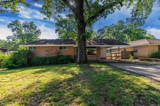 12 Berkshire Dr, Little Rock, AR 72204