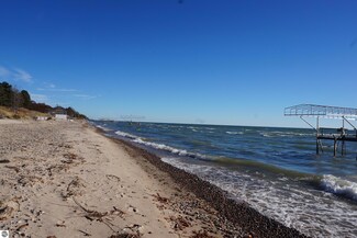 1030 S 1st St, Au Gres, MI 48703