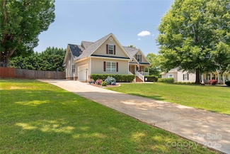 1530 Danlee Dr, Lancaster, SC 29720