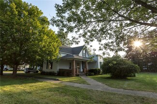 8 S Meridian St, Roachdale, IN 46172
