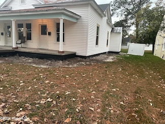 423 Snow Hill St, Ayden, NC 28513