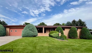3327 Lilac Dr, Scottsbluff, NE 69361