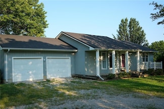 745 Oxen Rd, Le Roy, KS 66857
