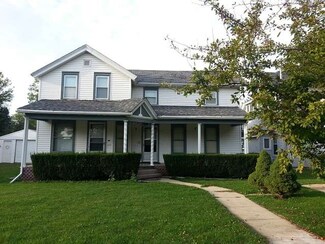 315 W North St, Capron, IL 61012