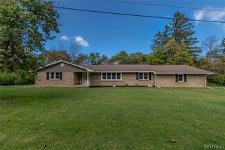 5600 Truscott Terrace, Lake View, NY 14085