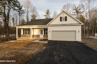 29 Tamarack St, Ballston Lake, NY 12019