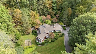40 Baylis Ln, Bedford, NY 10506