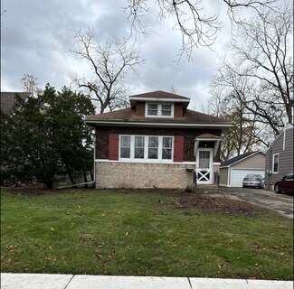 212 S Princeton Ave, Villa Park, IL 60181