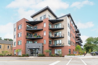 546 Green Bay Rd Unit 307, Highwood, IL 60040