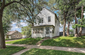 1493 Margaret St, Saint Paul, MN 55106
