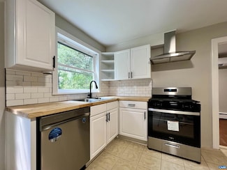 2525 Woodland Dr Unit A, Charlottesville, VA 22903