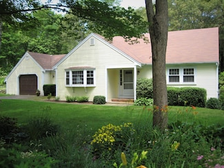 104 Maushop Ave, Barnstable, MA 02630