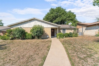 1045 Tracy Ln, Lancaster, TX 75134