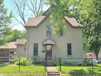 323 6th St NW, Mason City, IA 50401