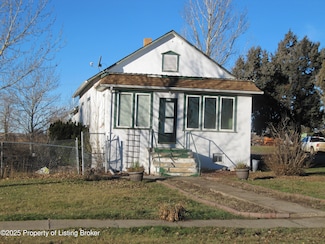 279 1st Ave NW, Beach, ND 58621