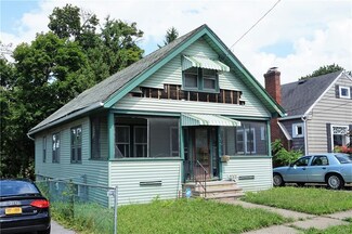 818 Darlington Rd, Syracuse, NY 13208