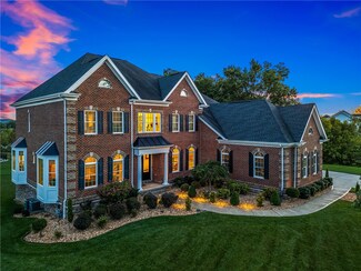 308 Longmore Dr, Mars, PA 16046