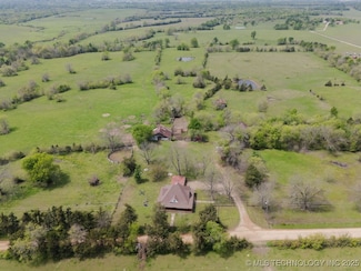 856 N 4243 Rd, Hugo, OK 74743