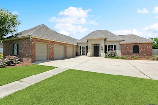 8595 Ormand Dr, Zachary, LA 70791