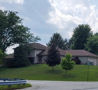 568 Creekside Dr, Franklin, IN 46131