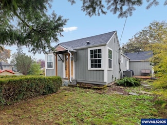 1589 SW Ellis St, Dallas, OR 97338