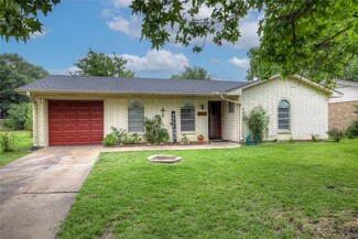 1595 Leon St, Kaufman, TX 75142