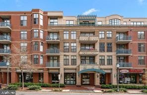 502 W Broad St Unit 210, Falls Church, VA 22046