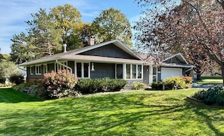 7537 Stillwater Way N, Saint Paul, MN 55128