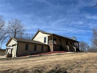 30904 Pressonville Rd, Paola, KS 66071
