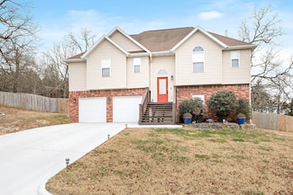 115 Oakridge Ave, Branson, MO 65616