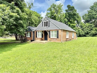904 Vernon St, Farmington, MO 63640