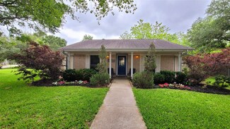 1818 Cripple Creek Ln, Pearland, TX 77581