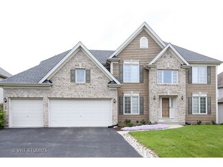 2467 Wyeth Dr, West Chicago, IL 60185