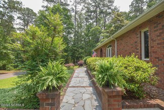 5 S Lakeshore Dr, Whispering Pines, NC 28327