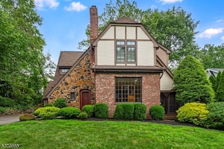 9 Midhurst Rd, Short Hills, NJ 07078