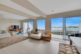 274 Dune Rd Unit 21, Westhampton Beach, NY 11978