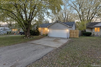 3294 Comer Dr, Flint, MI 48506