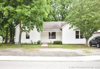 128 E Buffalo St, Kellyville, OK 74039