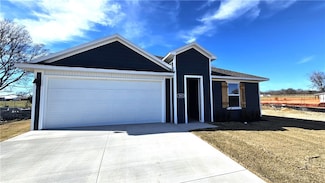 511 Kellyann St, Prairie Grove, AR 72753
