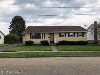 54 Birch Dr, Kingston, PA 18704