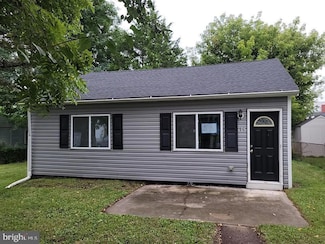 16 Contact Ct, Middle River, MD 21220