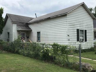 1121 W 4th St, Marion, IN 46952