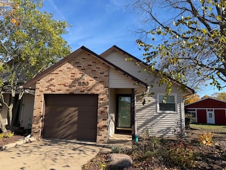 820 Martha Dr, Huron, OH 44839