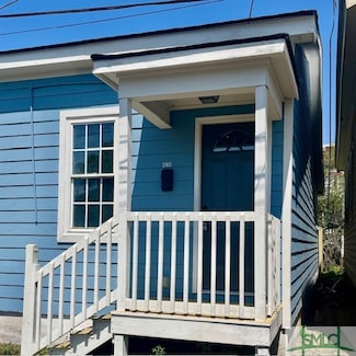 628 W Anderson Ln, Savannah, GA 31415