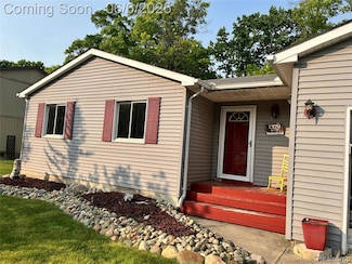 1379 Walter S Hall Dr, Lake Orion, MI 48362