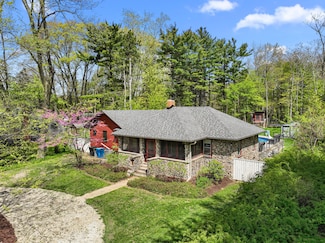 8633 East Rd, Lakeside, MI 49128