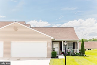 1338 Chami Dr Unit 196, Spring Grove, PA 17362
