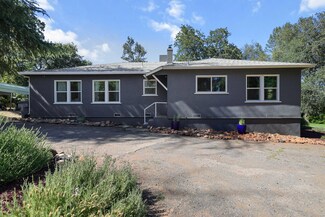 3826 Railroad Ave, Redding, CA 96001