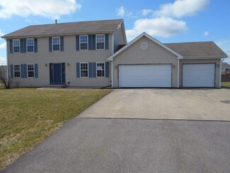178 Autumnwood Ln, Davis Junction, IL 61020