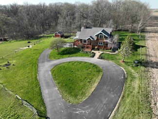 1502 Waterfall Rd, Platteville, WI 53818